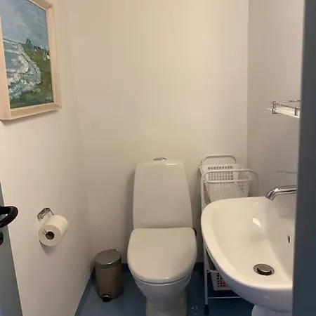 Skont Fiskerhus. Taet Pa By, Havn Og Havet Feriehus