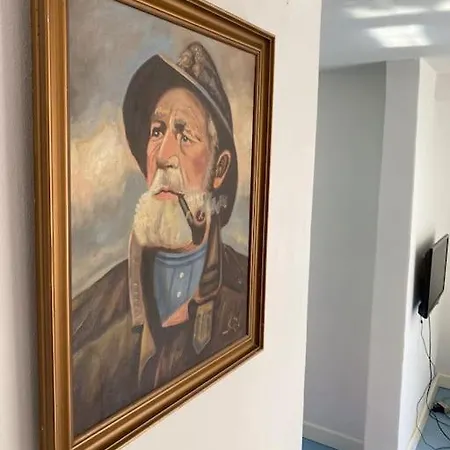 Feriehus Skont Fiskerhus. Taet Pa By, Havn Og Havet