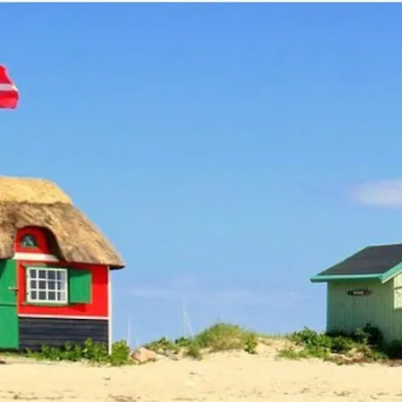 Skont Fiskerhus. Taet Pa By, Havn Og Havet Holiday home *