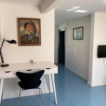 Skont Fiskerhus. Taet Pa By, Havn Og Havet Feriehus *